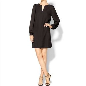 Tinley Road Black Notch Neck Shift Dress